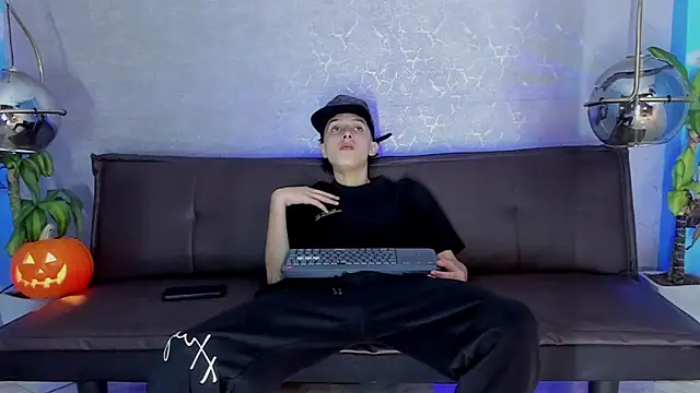 ArthurCox online show from 10/28/25, 05:37