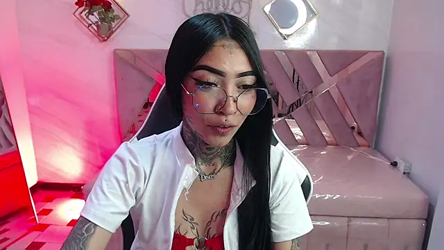 Ashley Blum v online show from 10/26/25, 08:04