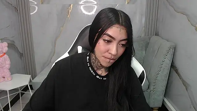 Ashley Blum v online show from 11/05/25, 08:31