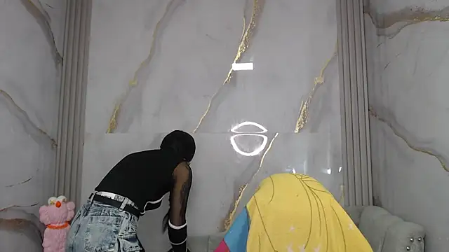 Ashley Blum v online show from 12/20/25, 08:05