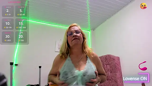 esmeraldaladys online show from 06/20/26, 07:16