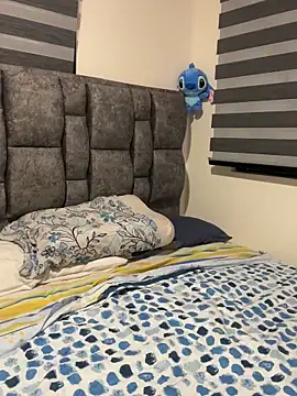 MacaW09 online show from 11/26/25, 11:06