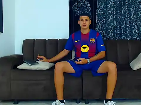 Snapshot of jefferson_exotic21 chatting on 11/25/25, 04:45 jefferson exotic21 online show from 11/25/25, 04:45