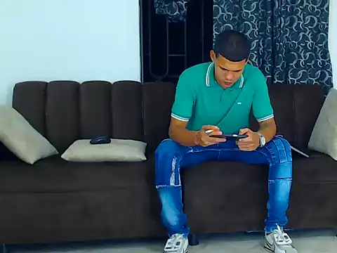 Snapshot of jefferson_exotic21 chatting on 11/30/25, 06:50 jefferson exotic21 online show from 11/30/25, 06:50