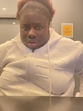 Snapshot of Breezylws chatting on 10/12/25, 06:23 Breezylws online show from 10/12/25, 06:23