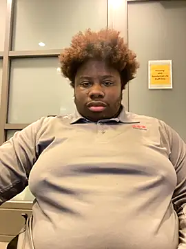 Snapshot of Breezylws chatting on 11/17/25, 08:42 Breezylws online show from 11/17/25, 08:42