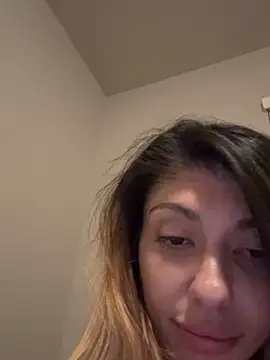 bbgurlnickii online show from 10/19/25, 06:47