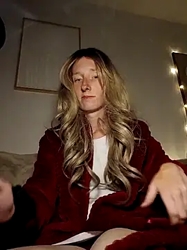 Snapshot of Maeve92 chatting on 09/27/25, 07:41 Maeve92 online show from 09/27/25, 07:41