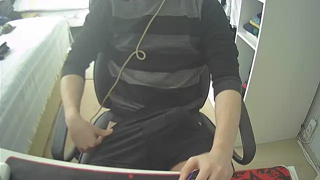 Snapshot of TurkYasura chatting on 12/16/25, 11:15 TurkYasura online show from 12/16/25, 11:15