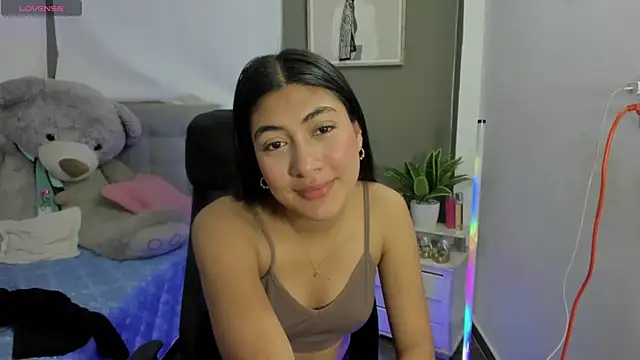 Allison 19   online show from 12/05/25, 05:16