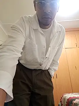 Snapshot of LandoEnergy17 chatting on 09/20/25, 10:27 LandoEnergy17 online show from 09/20/25, 10:27