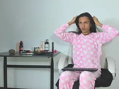 Aisha hotts777 online show from 09/12/25, 07:19