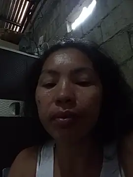 Snapshot of oceanlover23 chatting on 11/02/25, 10:56 oceanlover23 online show from 11/02/25, 10:56