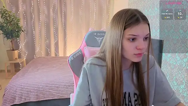 Snapshot of magic_shy_ chatting on 02/14/26, 01:35 magic shy online show from 02/14/26, 01:35