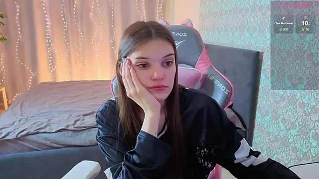 Snapshot of magic_shy_ chatting on 03/16/26, 01:44 magic shy online show from 03/16/26, 01:44