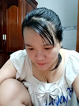 Snapshot of _Babyrose_ chatting on 10/25/25, 04:57 Babyrose online show from 10/25/25, 04:57