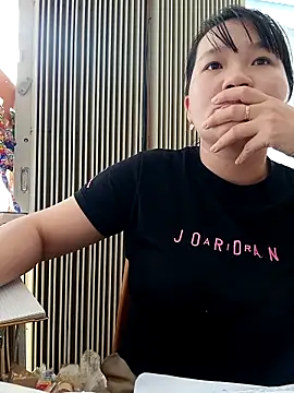 Snapshot of _Babyrose_ chatting on 10/31/25, 06:25 Babyrose online show from 10/31/25, 06:25