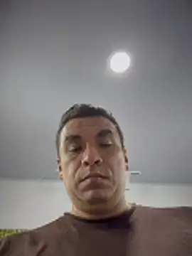 Snapshot of JuanStrong639 chatting on 03/18/26, 03:42 JuanStrong639 online show from 03/18/26, 03:42