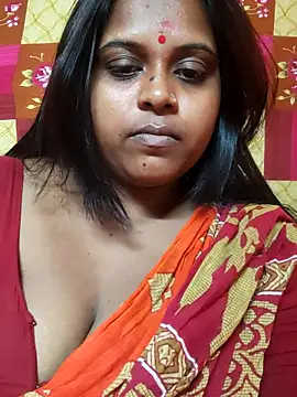 Snapshot of Hot-Show2 chatting on 10/16/25, 10:49 Hot-Show2 online show from 10/16/25, 10:49