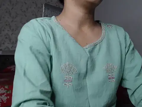 snow white123 online show from 09/25/25, 08:01