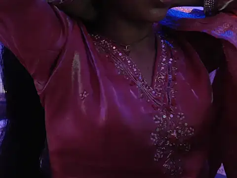 snow white123 online show from 10/19/25, 08:42