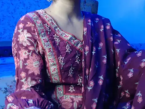 snow white123 online show from 11/21/25, 08:51