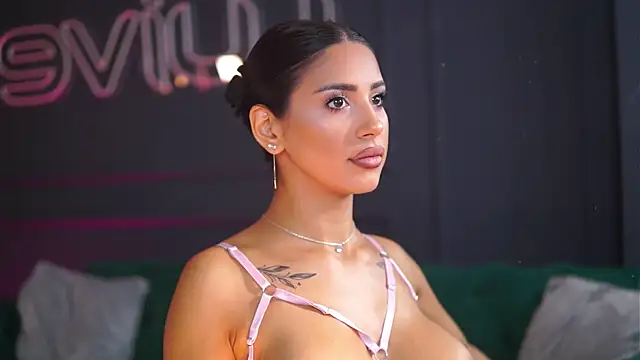 SiennaRuh online show from 09/15/25, 06:35