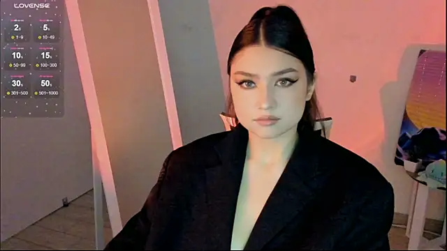 Snapshot of Sandra_Curly chatting on 01/05/26, 11:41 Sandra Curly online show from 01/05/26, 11:41