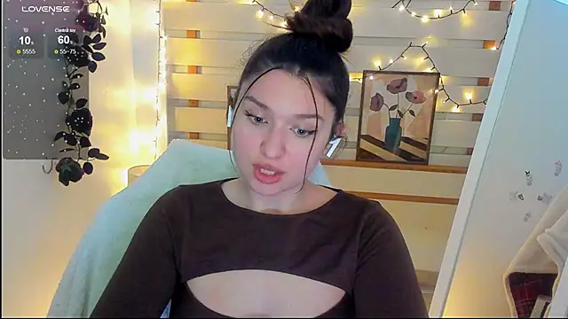 Snapshot of Sandra_Curly chatting on 02/11/26, 03:39 Sandra Curly online show from 02/11/26, 03:39