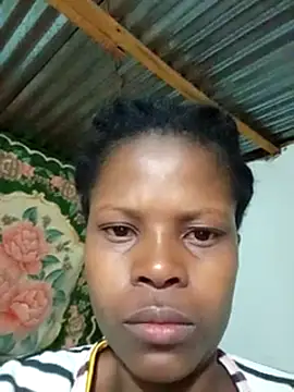 Snapshot of Caramelchick01 chatting on 10/20/25, 11:27 Caramelchick01 online show from 10/20/25, 11:27