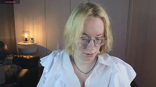 Snapshot of Amanda_Butlerr chatting on 06/28/26, 03:29 Amanda Butlerr online show from 06/28/26, 03:29
