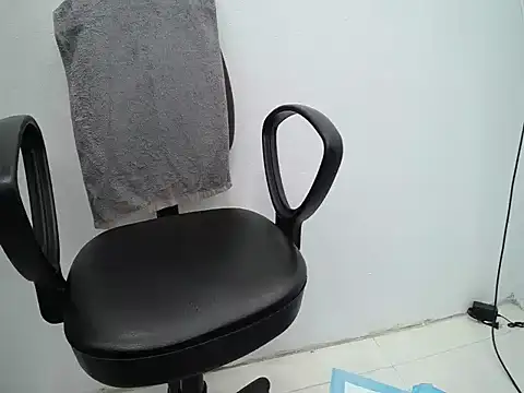  Lady- online show from 04/30/26, 09:08