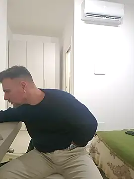 Snapshot of mrlyuis chatting on 12/05/25, 07:43 mrlyuis online show from 12/05/25, 07:43