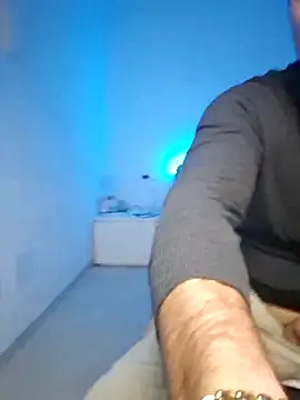 Snapshot of mrlyuis chatting on 01/05/26, 05:27 mrlyuis online show from 01/05/26, 05:27