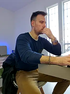 Snapshot of mrlyuis chatting on 01/08/26, 11:45 mrlyuis online show from 01/08/26, 11:45