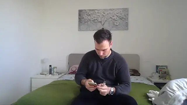 Snapshot of mrlyuis chatting on 02/05/26, 12:43 mrlyuis online show from 02/05/26, 12:43