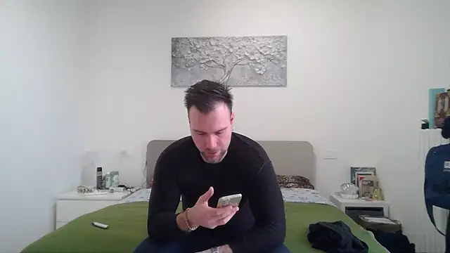 Snapshot of mrlyuis chatting on 02/06/26, 12:08 mrlyuis online show from 02/06/26, 12:08