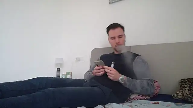 Snapshot of mrlyuis chatting on 02/07/26, 01:37 mrlyuis online show from 02/07/26, 01:37