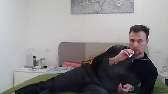 Snapshot of mrlyuis chatting on 02/09/26, 03:38 mrlyuis online show from 02/09/26, 03:38