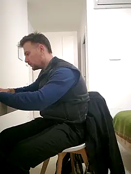 Snapshot of mrlyuis chatting on 02/27/26, 07:47 mrlyuis online show from 02/27/26, 07:47