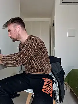 Snapshot of mrlyuis chatting on 03/30/26, 11:00 mrlyuis online show from 03/30/26, 11:00