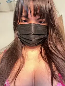 Snapshot of bellisbeli chatting on 07/19/26, 06:33 bellisbeli online show from 07/19/26, 06:33
