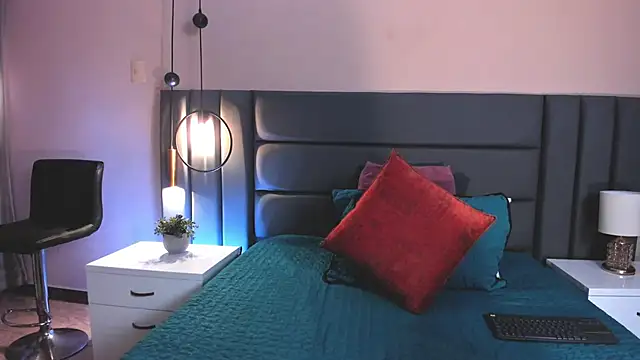 Snapshot of SagiraBelle chatting on 11/11/25, 06:08 SagiraBelle online show from 11/11/25, 06:08