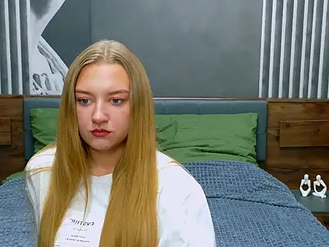 DarcyWilsy online show from 10/14/25, 11:16