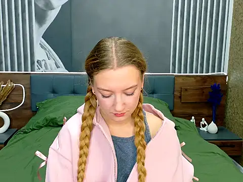 DarcyWilsy online show from 11/06/25, 05:25