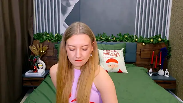 DarcyWilsy online show from 12/15/25, 03:49