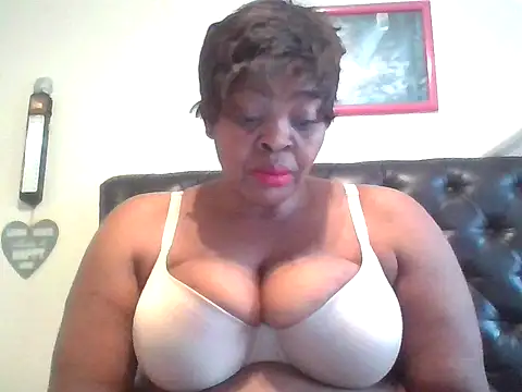 Snapshot of sweetmelonsxxxx25 chatting on 03/12/26, 06:19 sweetmelonsxxxx25 online show from 03/12/26, 06:19