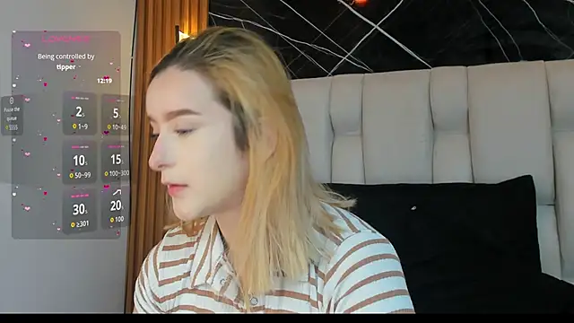 kristal joi dl online show from 11/10/25, 12:26