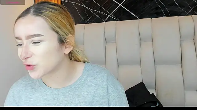 kristal joi dl online show from 11/12/25, 12:38