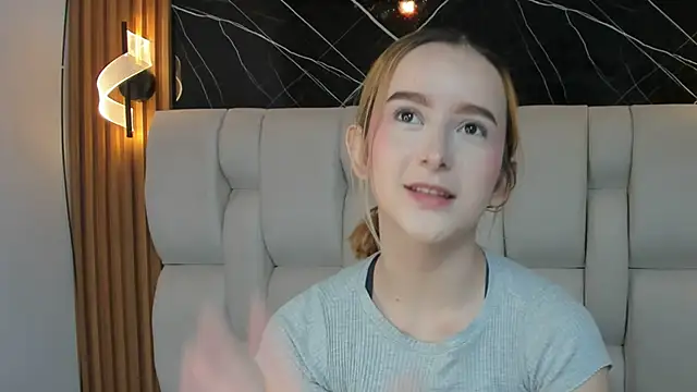 kristal joi dl online show from 12/04/25, 11:41